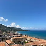 Ruggero House شقة تْشيفالو