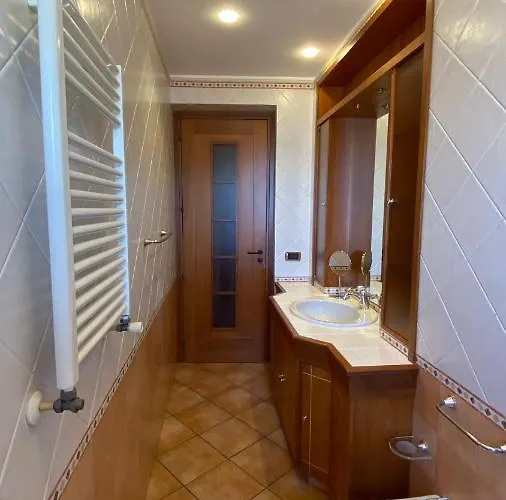 Ruggero House Апартаменти *