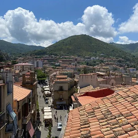 Ruggero House Apartman *