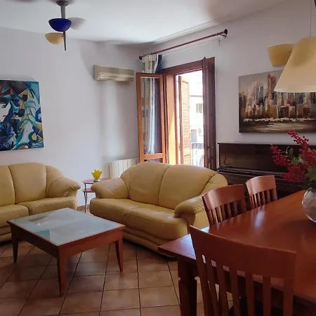 Ruggero House Apartment